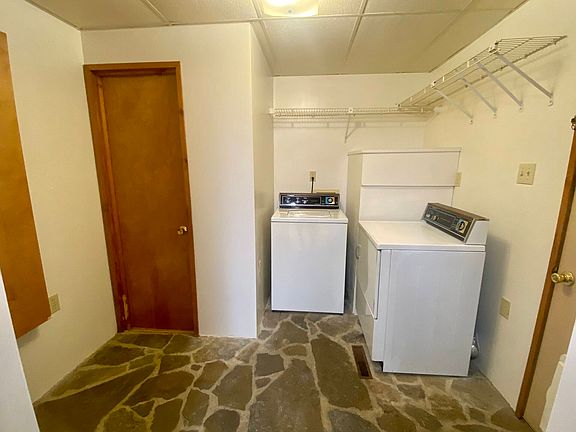 4th image of 151 Crabapple Ln