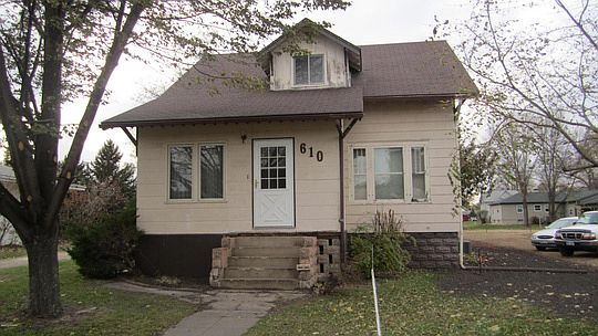 1st image of 610 1st Ave SW