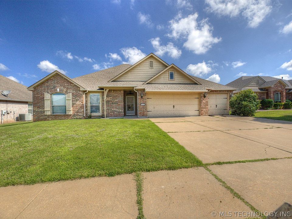 1st image of 3318 E Fairmont Pl