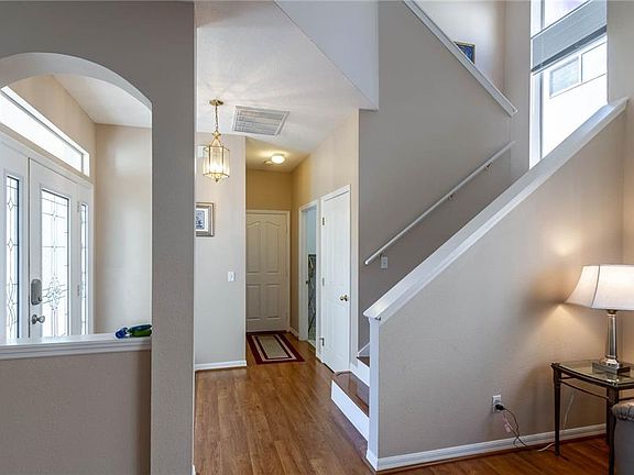 5th image of 10606 Marlington Pl