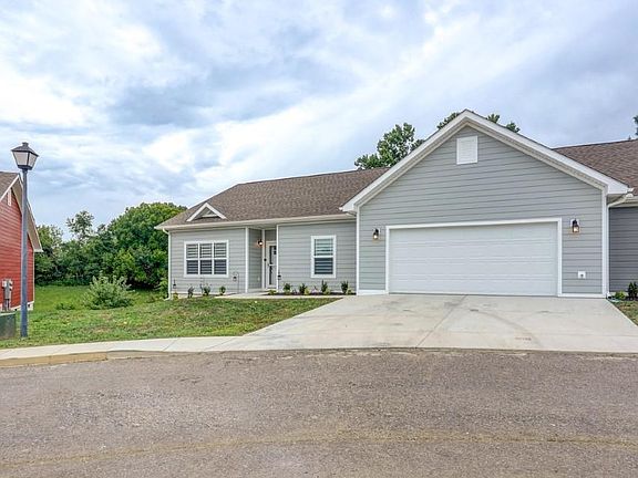 4th image of 247 Radford Dr #1