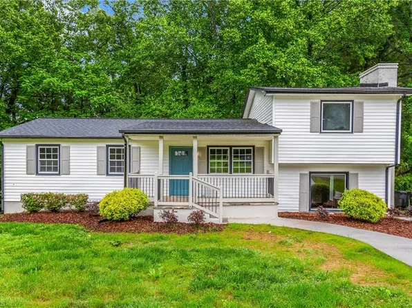 6200 Ridge Rd, Tobaccoville, NC 27050