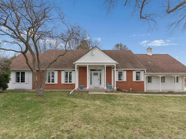 308 Clark Dr, Cedar Falls, IA 50613