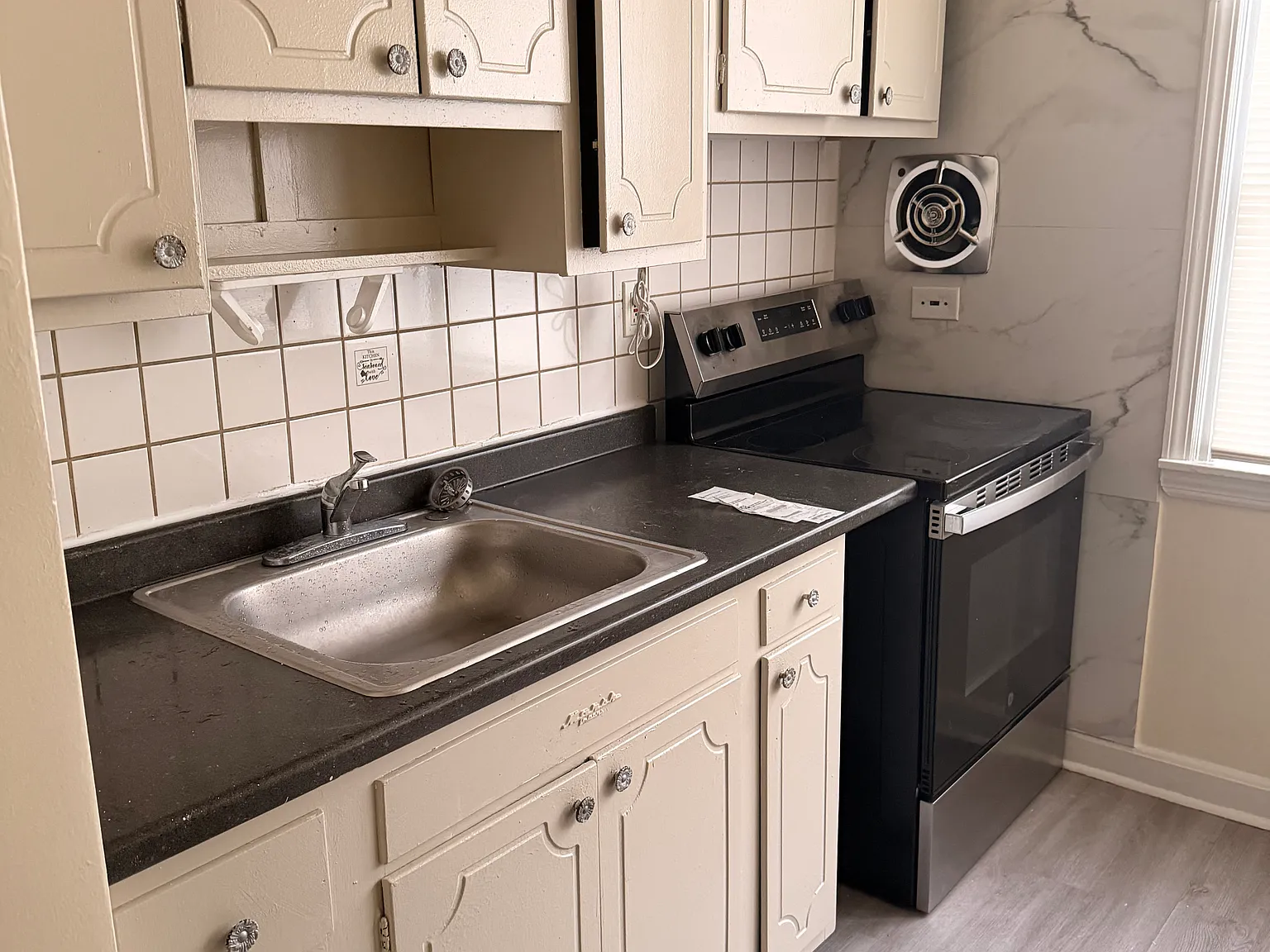 2 bed, 800 sqft, $1,425 — Photo 2