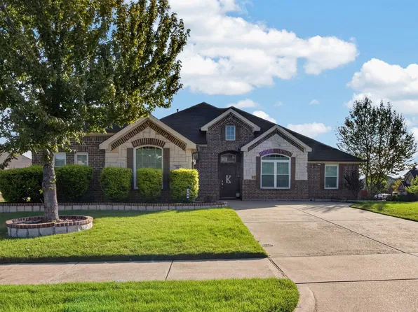 700 Edgewood Dr, Desoto, TX 75115