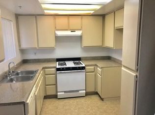 8401 Cottonwood Ave APT 215, Fontana, CA 92335