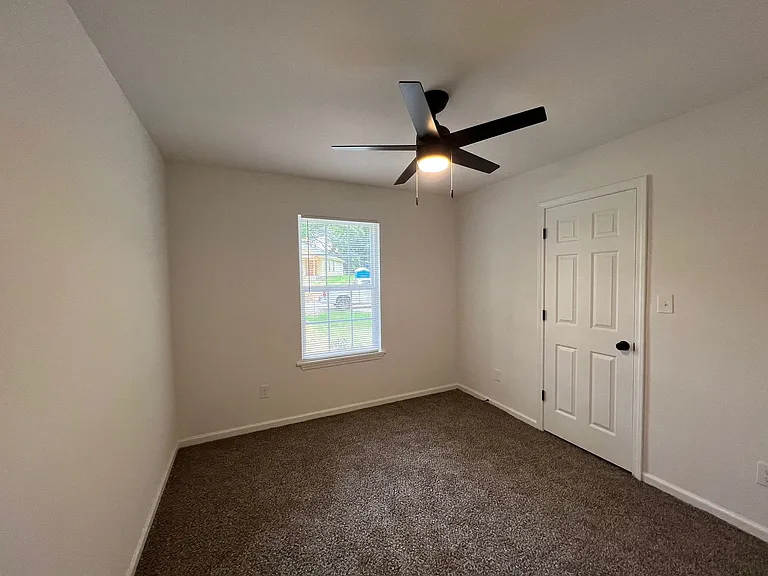 1825 The Oaks Ave — Photo 12