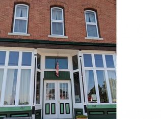 102 E Main St, Altona, IL 61414