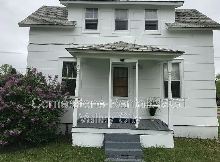 842 4th St SW — Photo 10