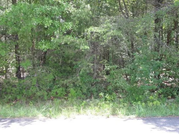 4 Lawrence Ln, Chesnee, SC 29323