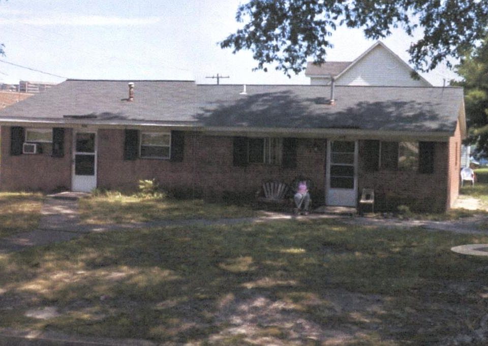 1st image of 441 Gorrell St