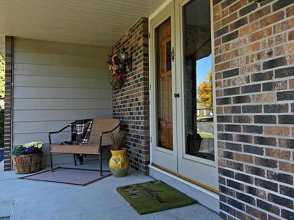 3rd image of 12913 Highclere Dr
