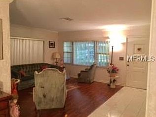 2nd image of 928 W Cimmeron Dr
