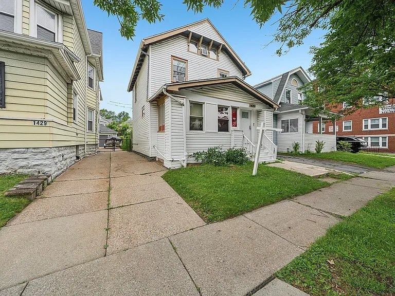 1425 Kenmore Ave — Photo 14