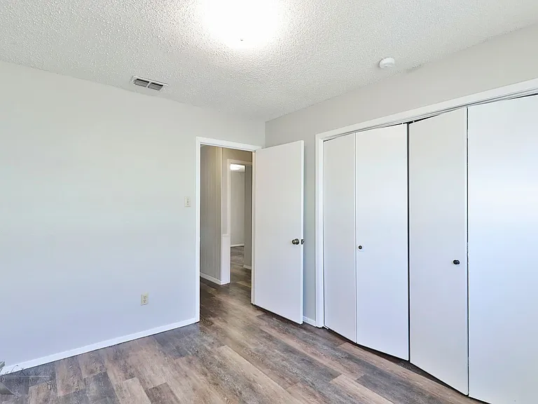 419 Somerset Pl — Photo 9