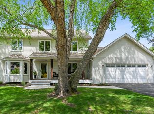 9660 Tree Farm Rd, Eden Prairie, MN 55347