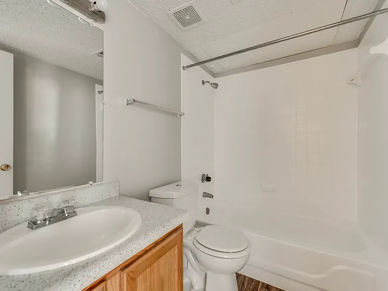 The Harrison — Photo 16