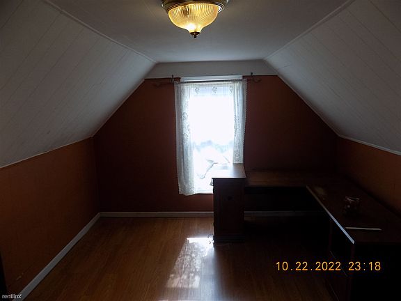 4th image of 3037 Belmont St