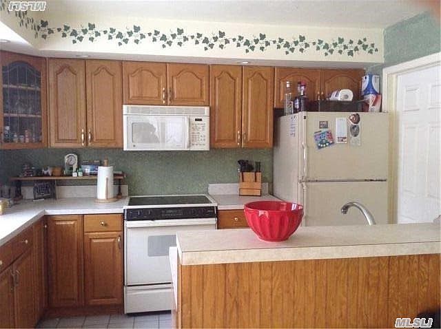 2nd image of 10 Meadow Ave