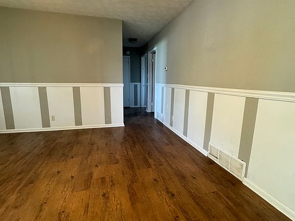 5th image of 1759 E Hanna Ave