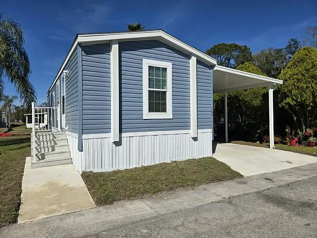 2 bed, 1.0 bath, 736 sqft, $1,600 — Photo 1