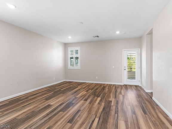 3rd image of 361 Coastal Redwood St