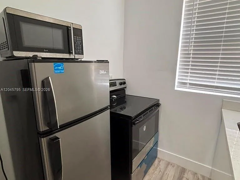 1051 NW 2nd St #15 — Photo 8