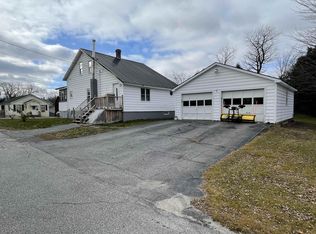 31 Pershing Ave, Berlin, NH 03570