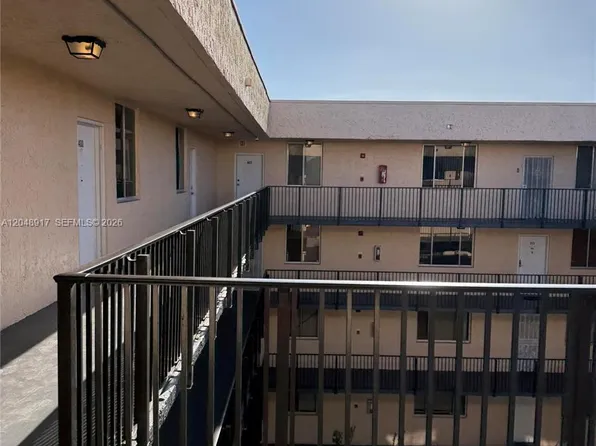 2830 Somerset Dr APT 402N, Fort Lauderdale, FL 33311
