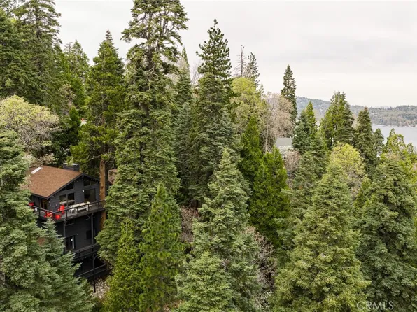 555 Dover Ct, Lake Arrowhead, CA 92352
