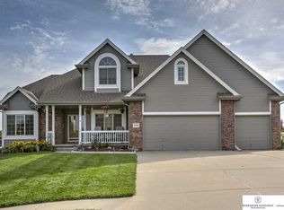 1206 Joy St, Papillion, NE 68046