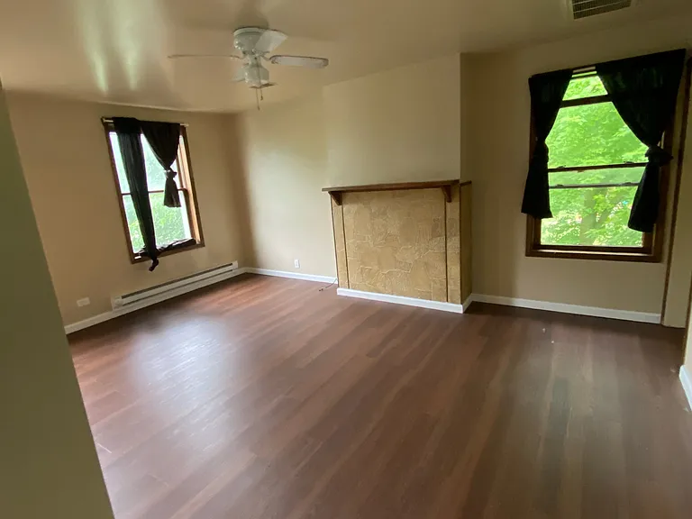 1227 N Superior St #4 — Photo 6
