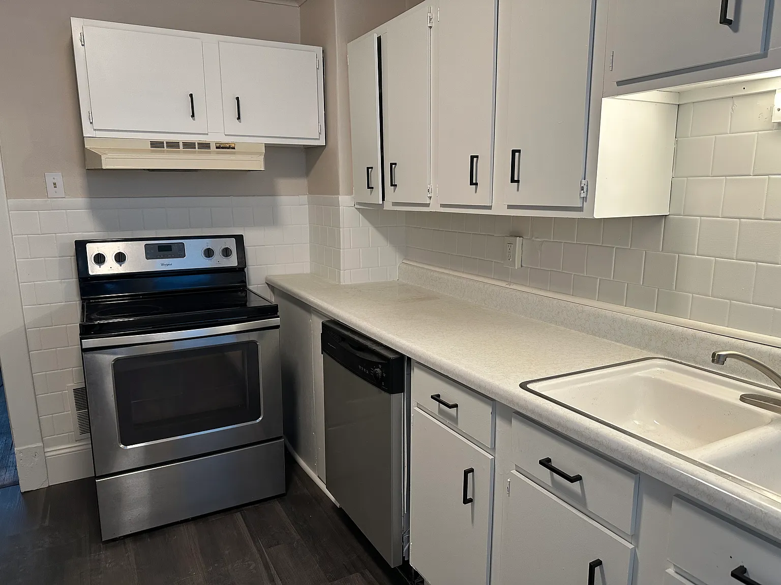214 Colvin Ave — Photo 2