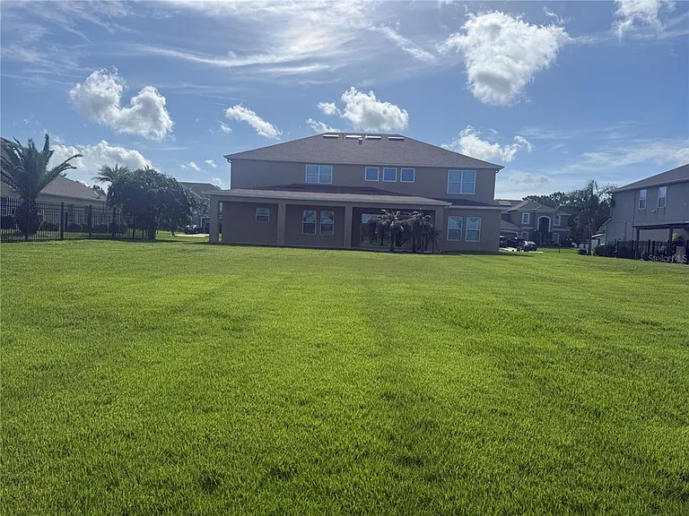 3128 Amalfi Dr — Photo 32