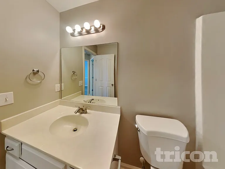 2121 Montgomery Ln — Photo 15