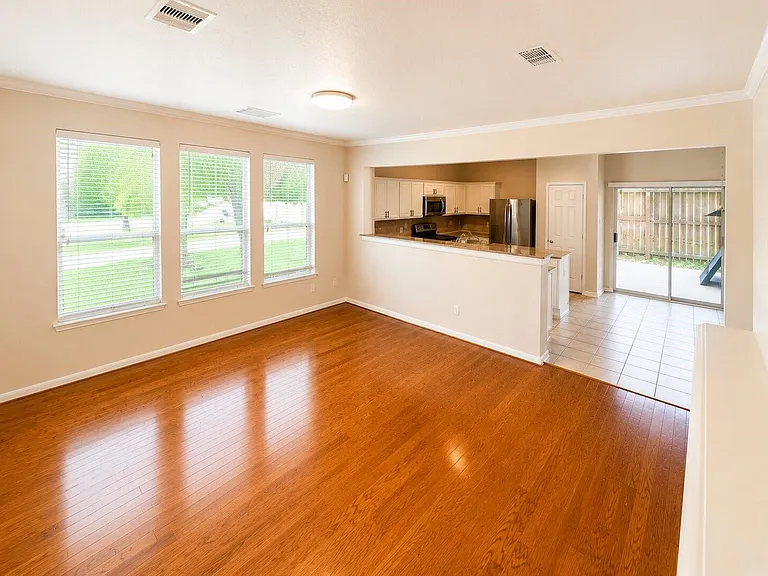 13119 Stratford Skies Ln — Photo 3