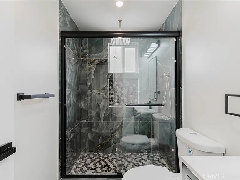 7732 Etiwanda Ave #1/2 — Photo 16