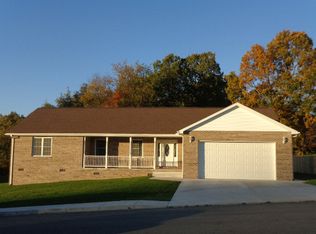 130 Warren St, Shady Spring, WV 25918