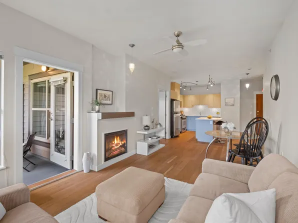 1468 Saint Andrews Ave #307, North Vancouver, BC V7L 0A8