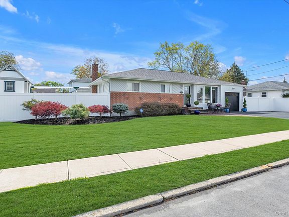 2nd image of 568 Plainview Road