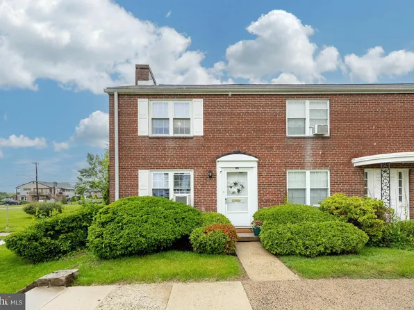 200 Maplewood Dr #20, Pottstown, PA 19464