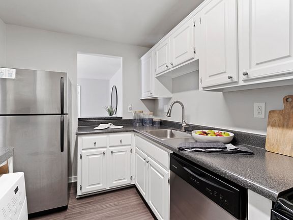 3rd image of 2400 Milhaven Dr #53E