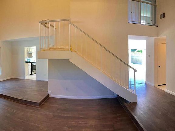 4th image of 1020 S Winston Ct