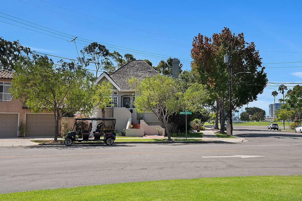 4 bed, 3650 sqft, $25,000 — Photo 4