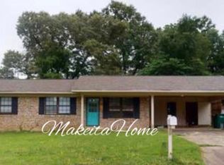 12 Tulip Dr, Texarkana, TX 75503