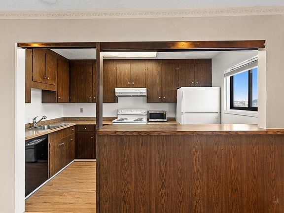 2nd image of 230 88th St APT 202
