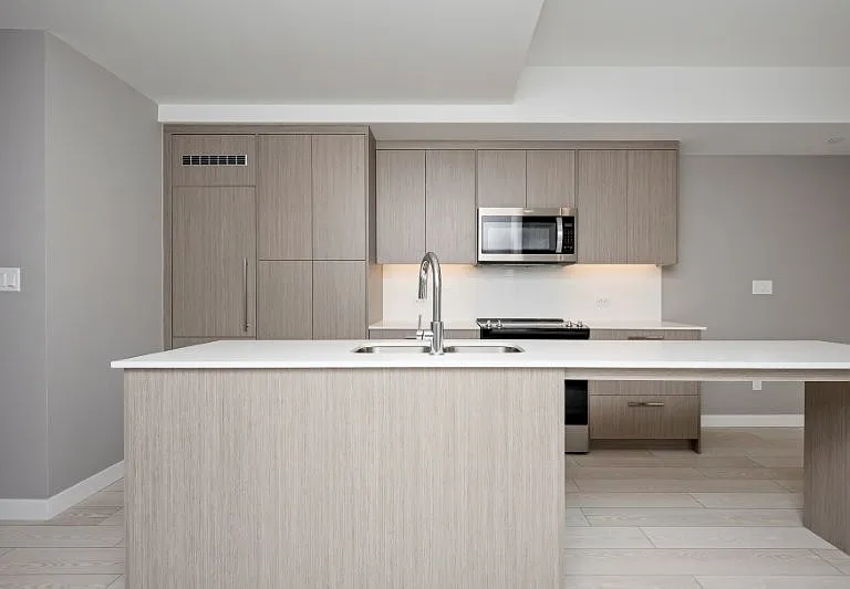 310 15th Ave SW #106 — Photo 6