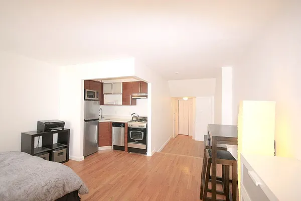 Rented by STAR CITIES INTERNATIONAL PROPERTY CORPORATION | media 14