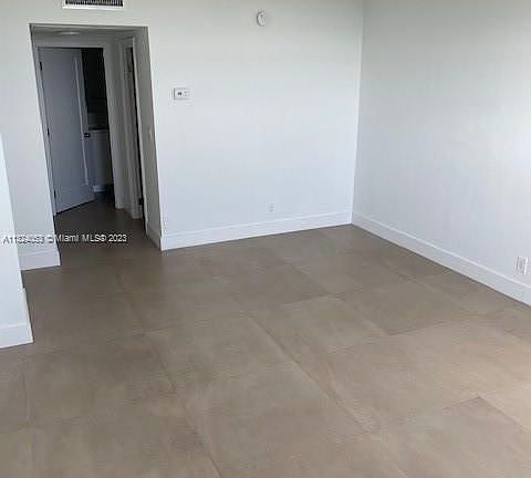 4th image of 90 Edgewater Dr APT 1225