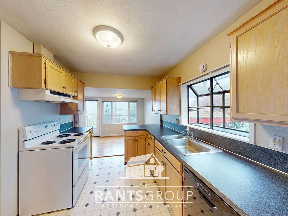 1st image of 1821 Arbutus St NE